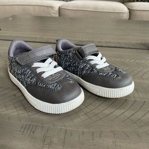 ✨SOLD✨Carters Toddler Sneakers